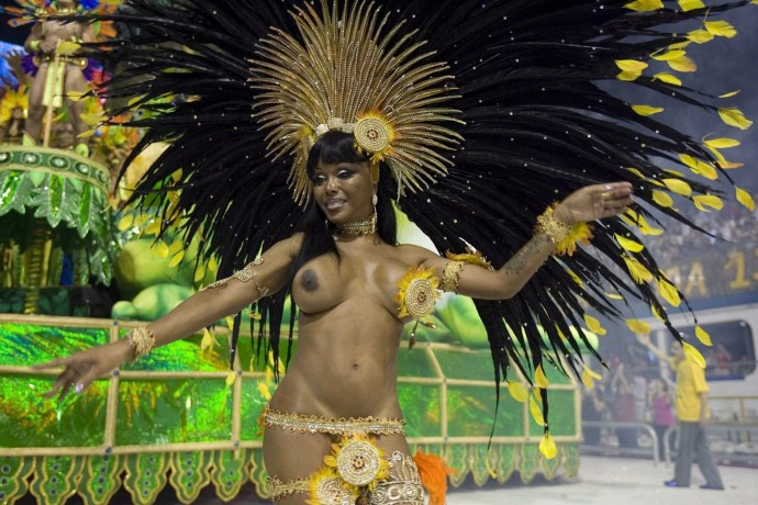 Viviana Castro Naked on the Carnival
