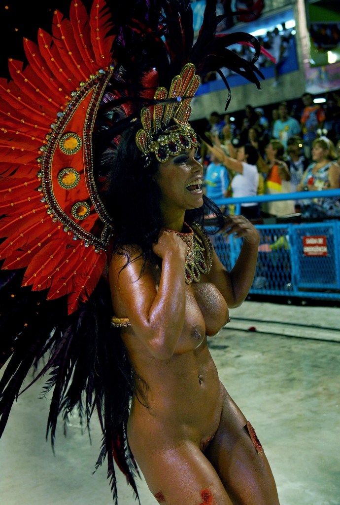 NAKED Vivian Castro. Carnival