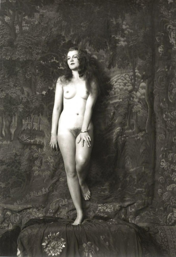 Naked women in the past
