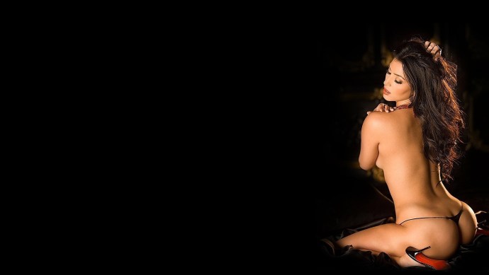 Erotic screensavers on the desktop