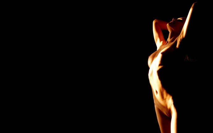 Erotic screensavers on the desktop