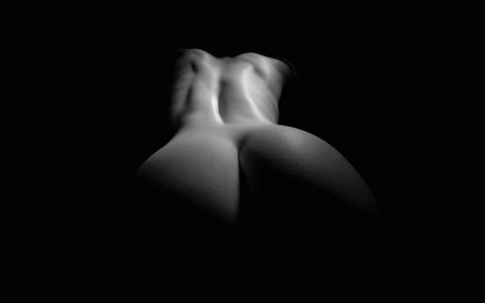 Erotic wallpaper on the phone