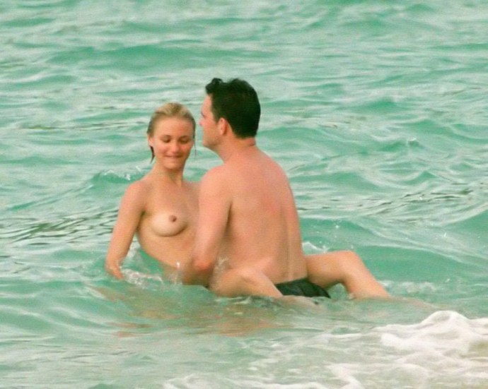 Actress Cameron Diaz naked