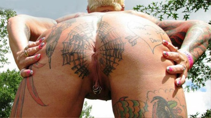 Pornstar with tattoo on the ass