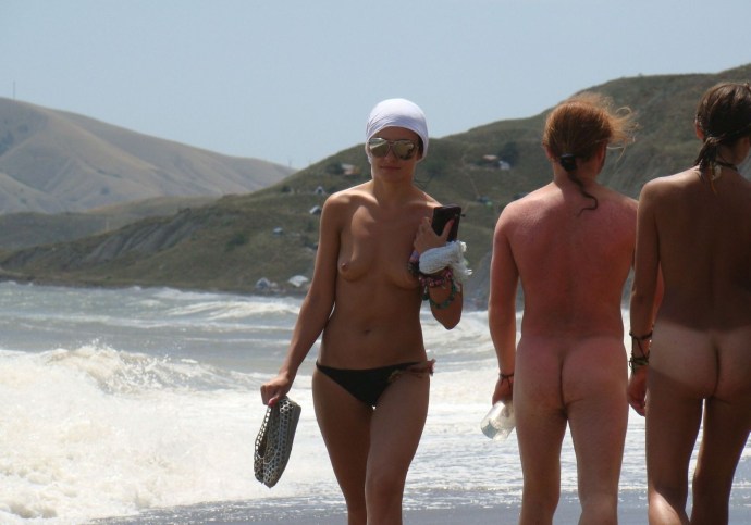 Fox Bay Crimea naked