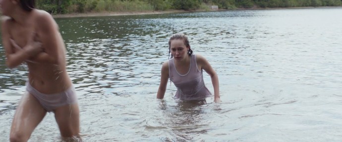 Alicia Debem-Cerry is naked