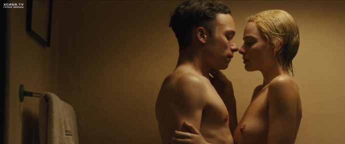 Margot Robbie Wolf with Wall Street 18