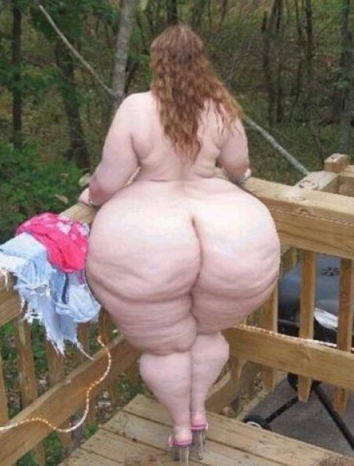 Very thick naked women