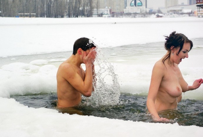 Bathing in the hole naked