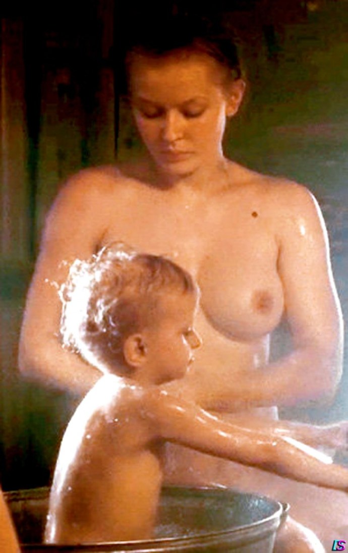 Julia Akhmedova Toples