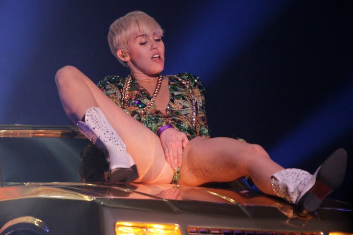 Lady Gaga on stage without panties