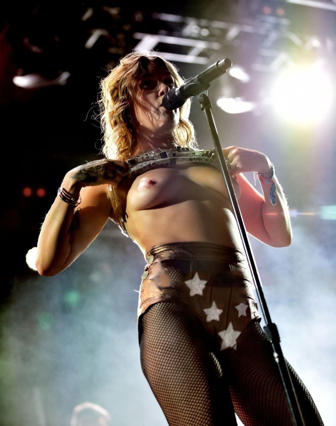 Miley Cyrus Naked at a concert