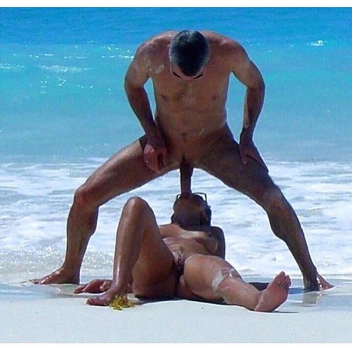 Photo shoot with blacks on the beach