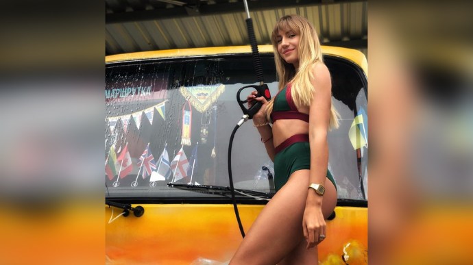 Lesya Nikityuk legs