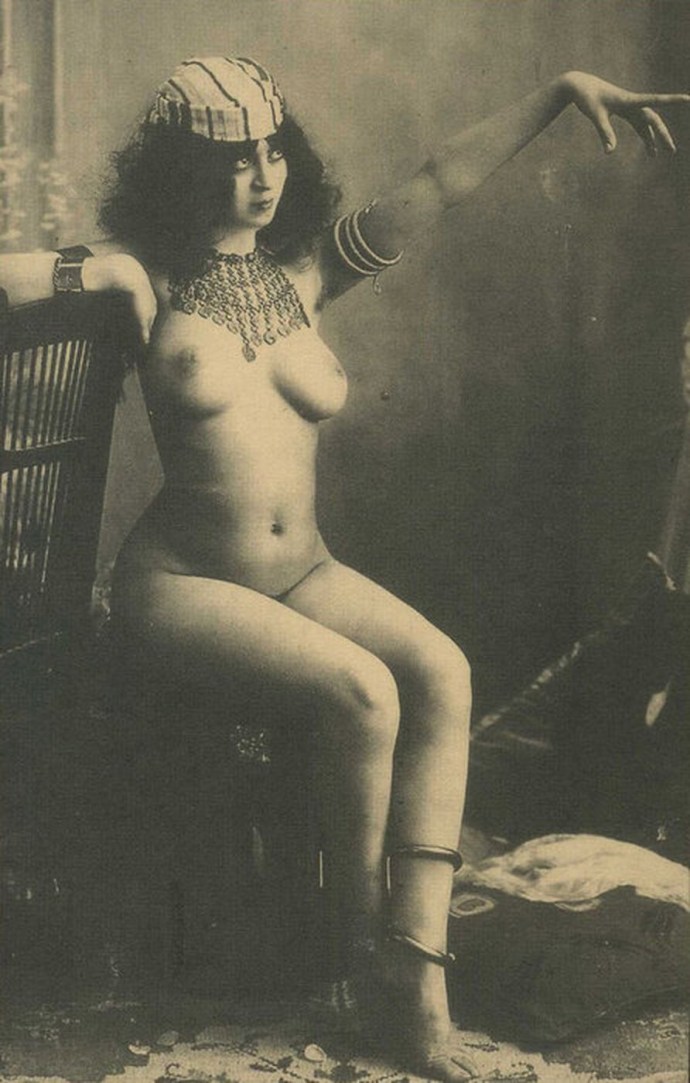 Naked women in the past