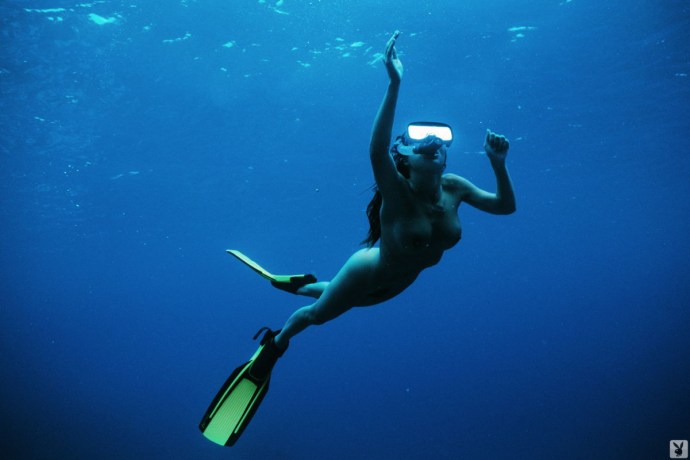 Submarine swimming naked