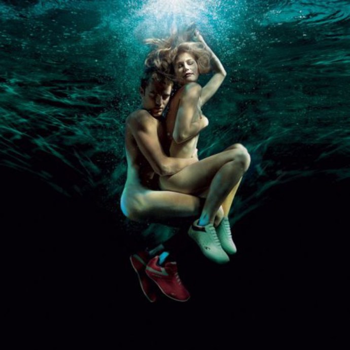 Erotic photo shoot in water
