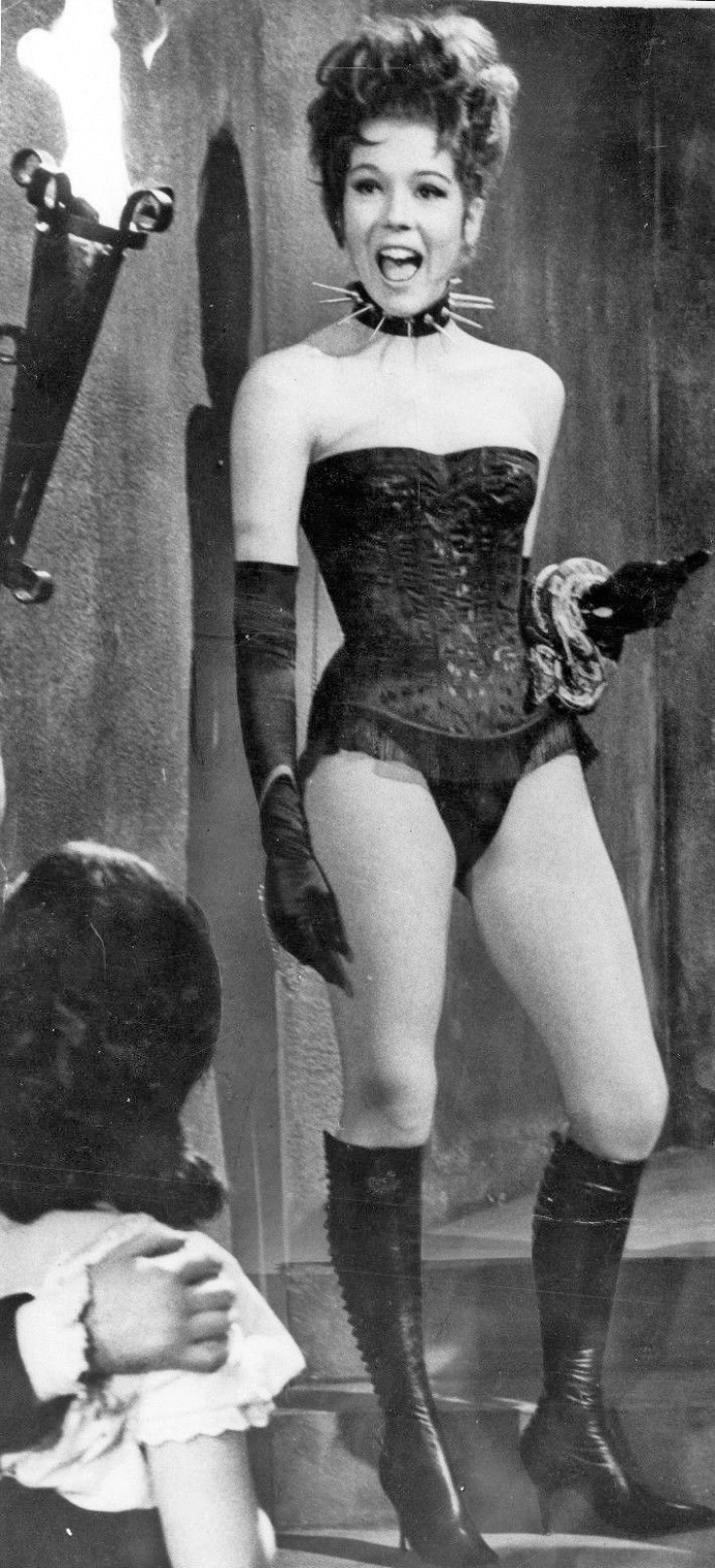 Diana Rigg James Bond