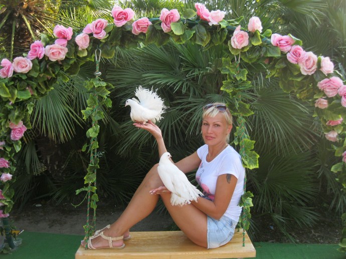 Adult women in Privat
