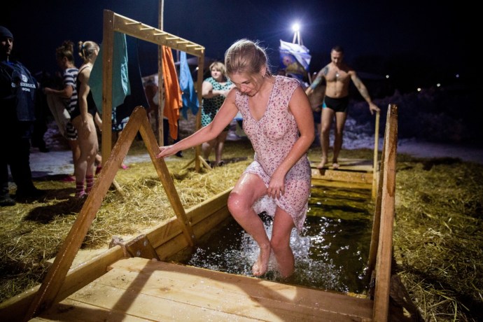 Bathing in the hole for baptism 2018