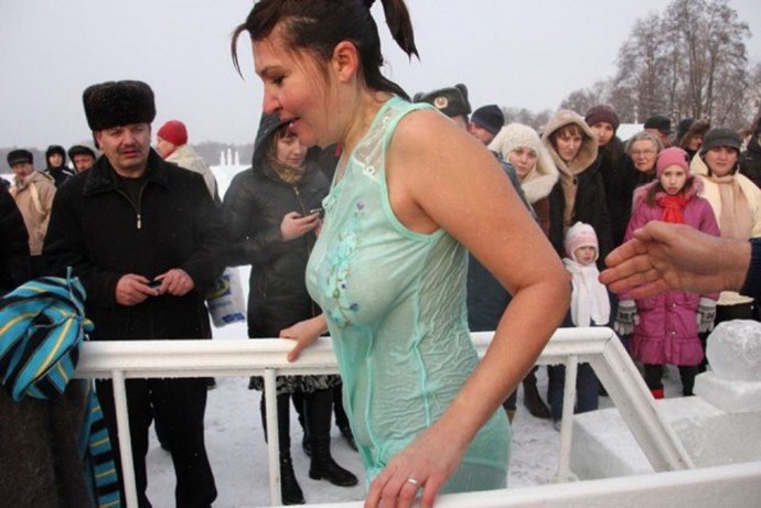 Transparent clothing for baptism
