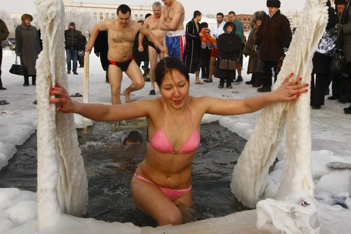 Bathing in the hole of a woman