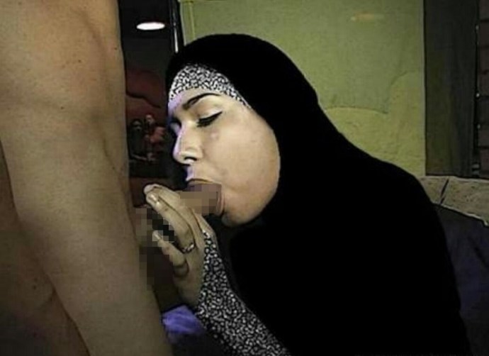 Naked Muslims in stockings