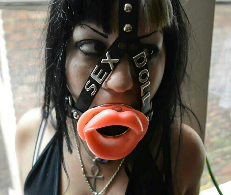 Girl with mouth