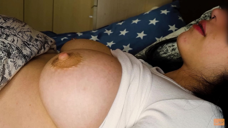 Brought to the orgasm of the nipples