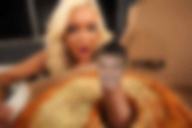 Member in pizza
