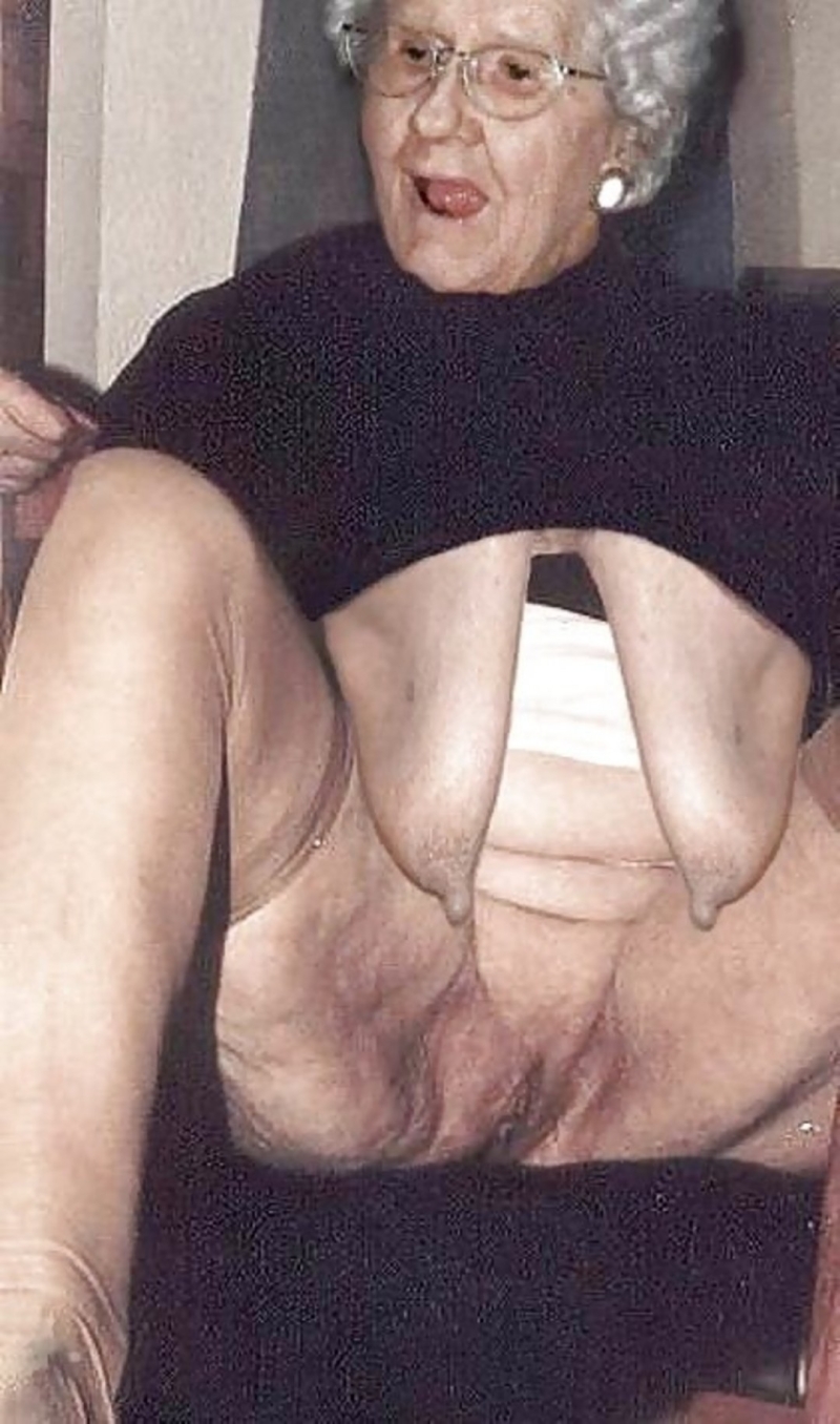 Eighty -year -old granny Upskirt