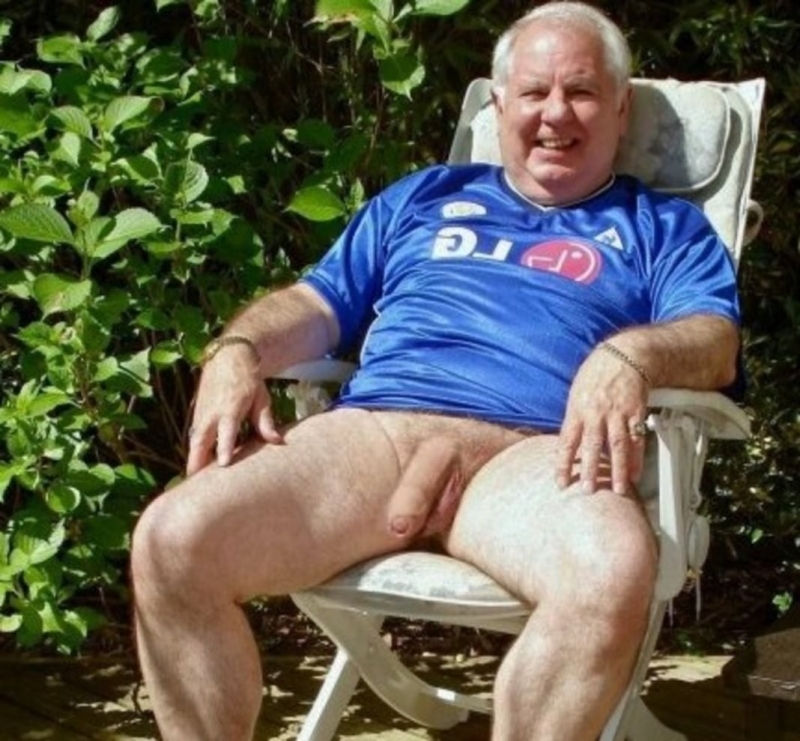 Elderly men without panties