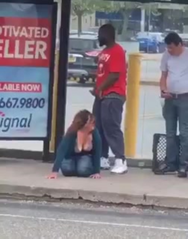 Negro at a video stop