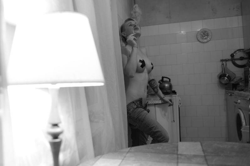 Nude photo shoot in a communal apartment
