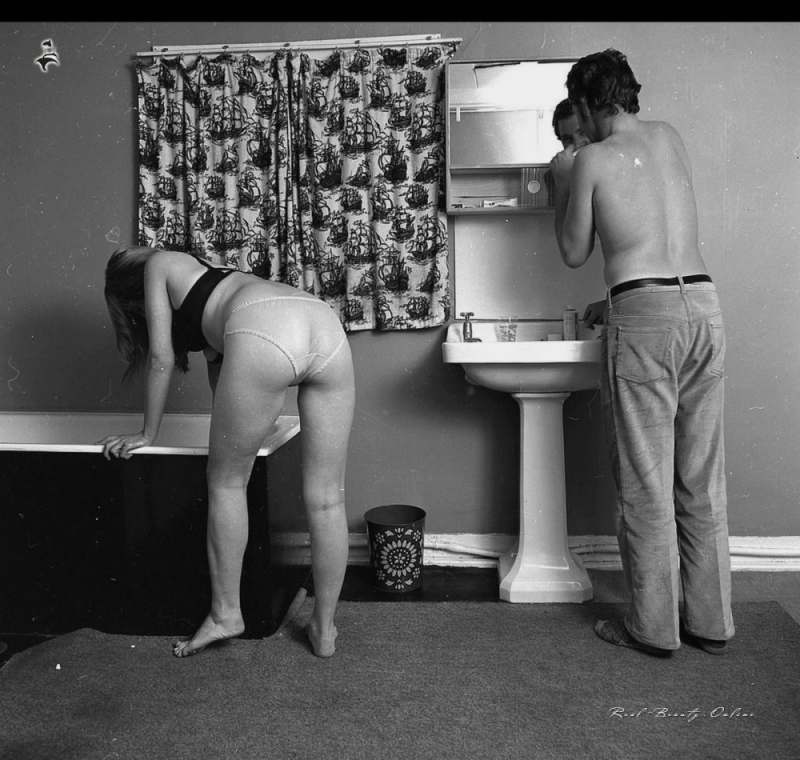 Naked women in a communal apartment