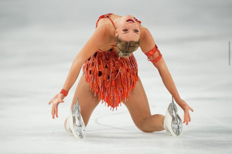 Nina Pinzarrone Loena HendrickX