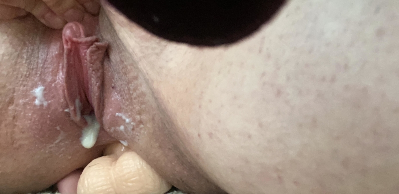 Girls cums grool