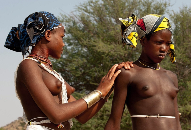 Naked women of African tribes